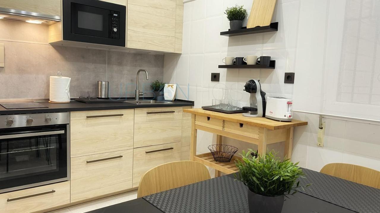 Vivienda Turistica Urbana En Santuchu, Comoda, Funcional Y Con Parking Bilbao Luaran gambar